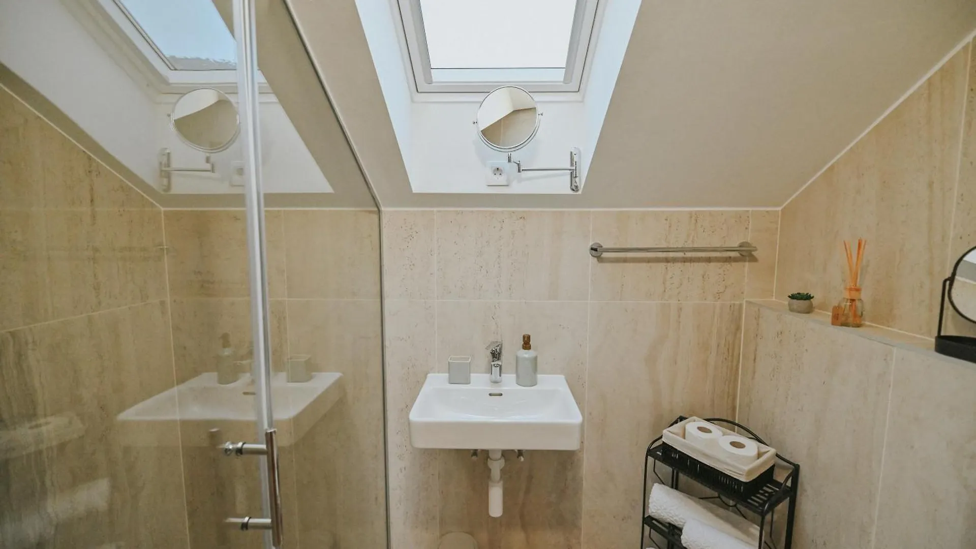 Stone House Zrinski Entire Apartment 62 M2 Luka